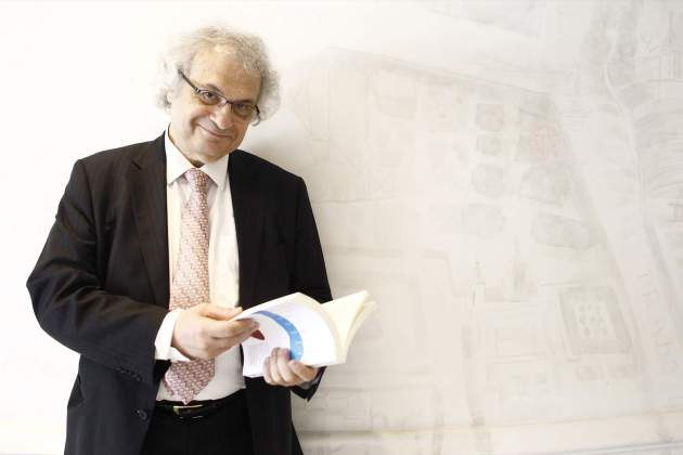 EuropaPress 6367985 rueda prensa escritor amen maalouf presentar sillon mira sena EuropaPress 6367985 rueda prensa escritor amen maalouf presentar sillon mira sena