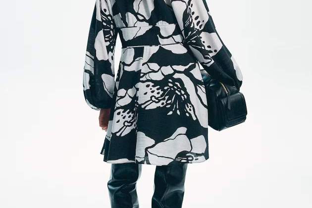 Vestido con escote en V Vestido con escote en V