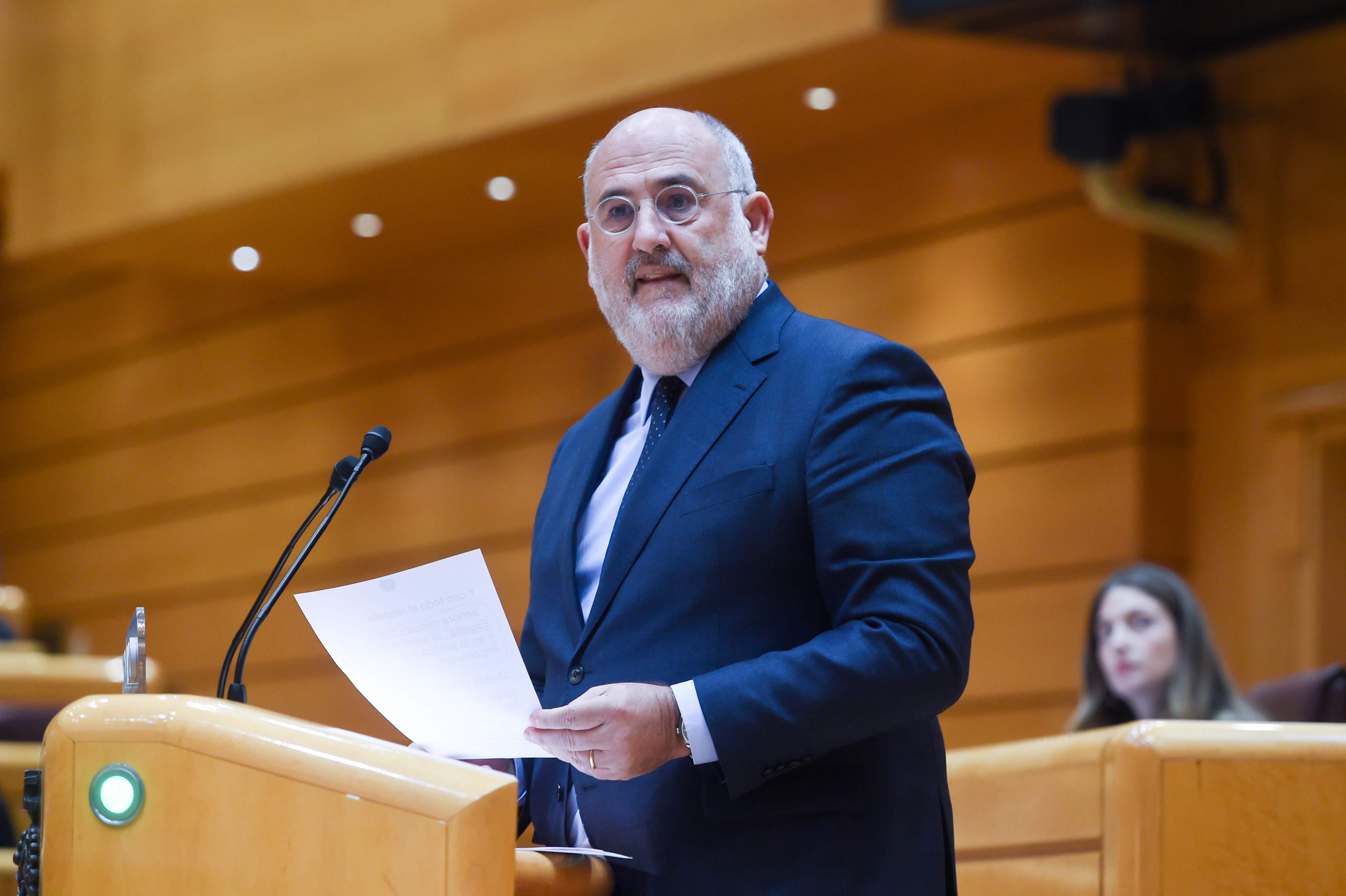 Eduard Pujol branda uns xupa-xups davant la censura del PP: “Els catalans fem coses”