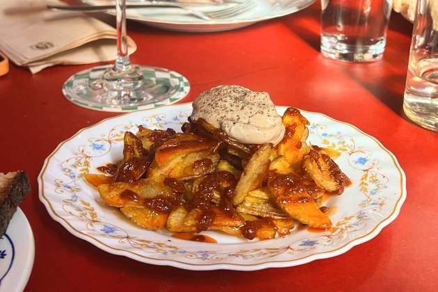 Bravas – Gala Bar – Rosa Molinero Trias Bravas – Gala Bar – Rosa Molinero Trias