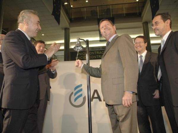 Toque de campana de la salida a bolsa del grupo Almirall Toque de campana de la salida a bolsa del grupo Almirall
