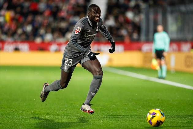 Ferland Mendy, lesionat durant el Girona - Reial Madrid / Foto: Europa Press
