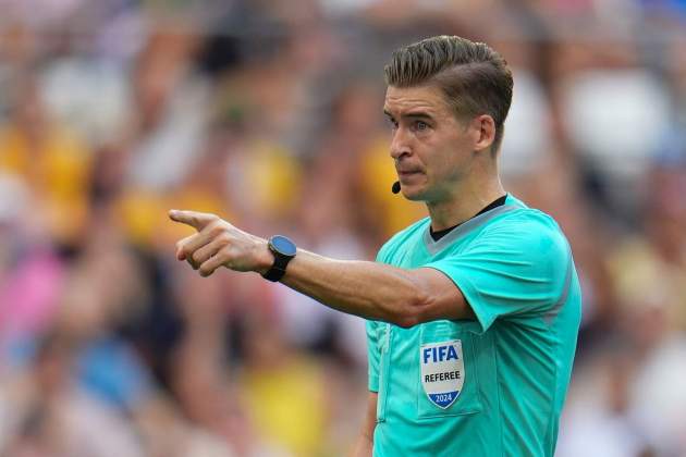 François Letexier árbitro Dortmund vs. Barça / Foto: Europa Press François Letexier árbitro Dortmund vs. Barça / Foto: Europa Press