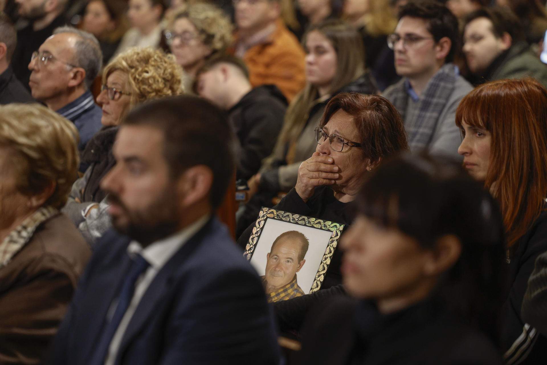 Víctimes de la DANA demanen "veritat, justícia i reparació" en un acte solemne a València Víctimes de la DANA demanen "veritat, justícia i reparació" en un acte solemne a València