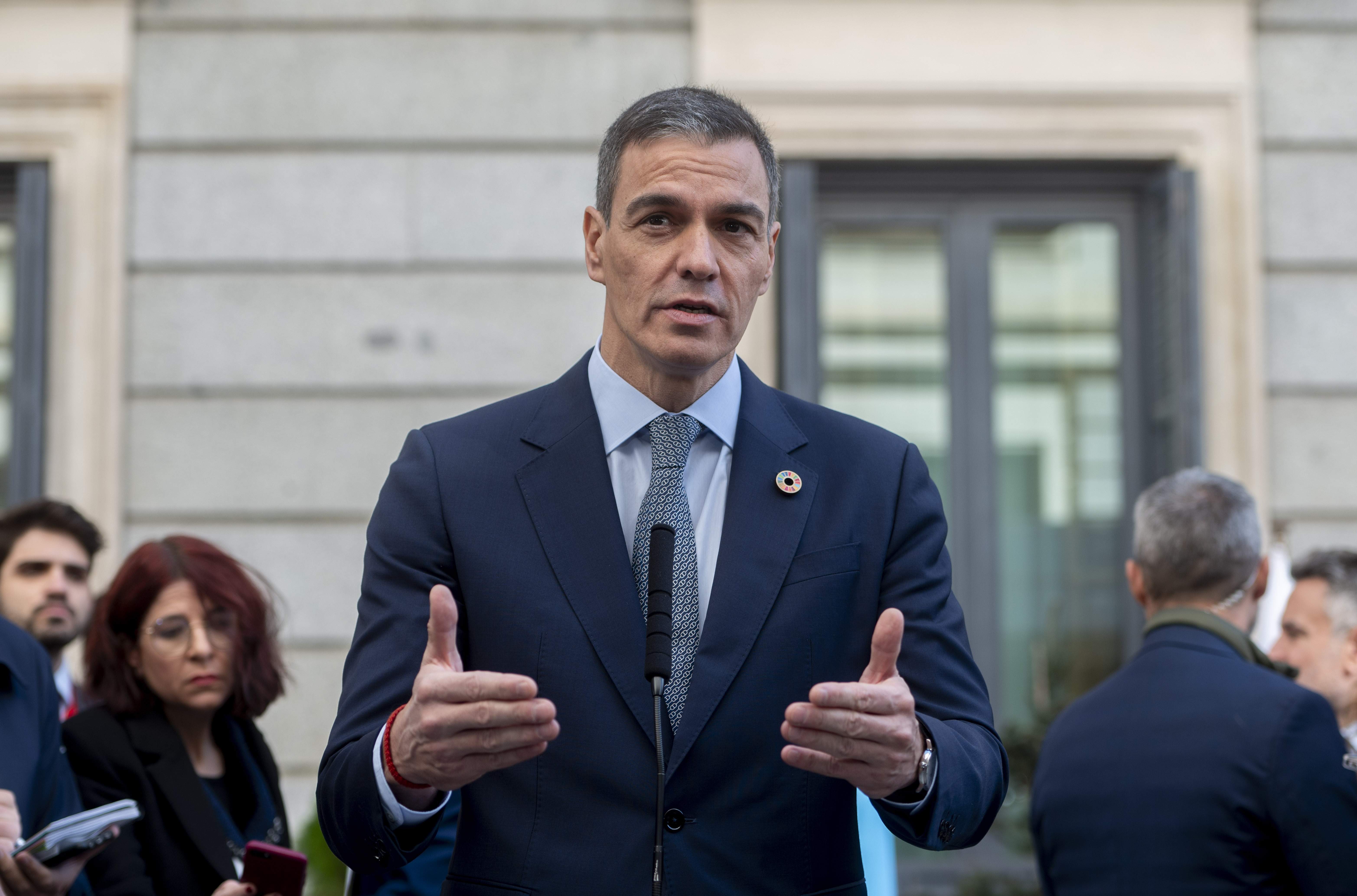 Sánchez, citat a un acte de conciliació amb la parella d’Ayuso per titllar-lo de “delinqüent confés”