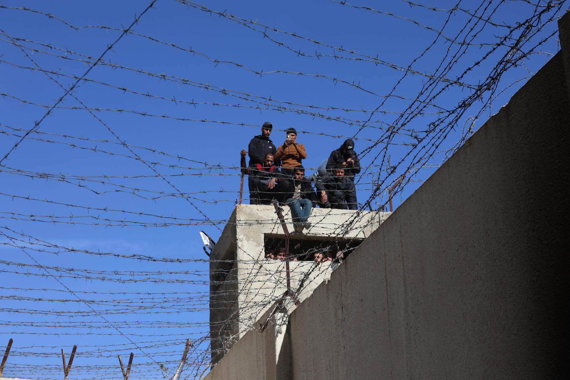 Abren las puertas de la prisión de Sednaya, "el matadero humano" del régimen de Al-Asad