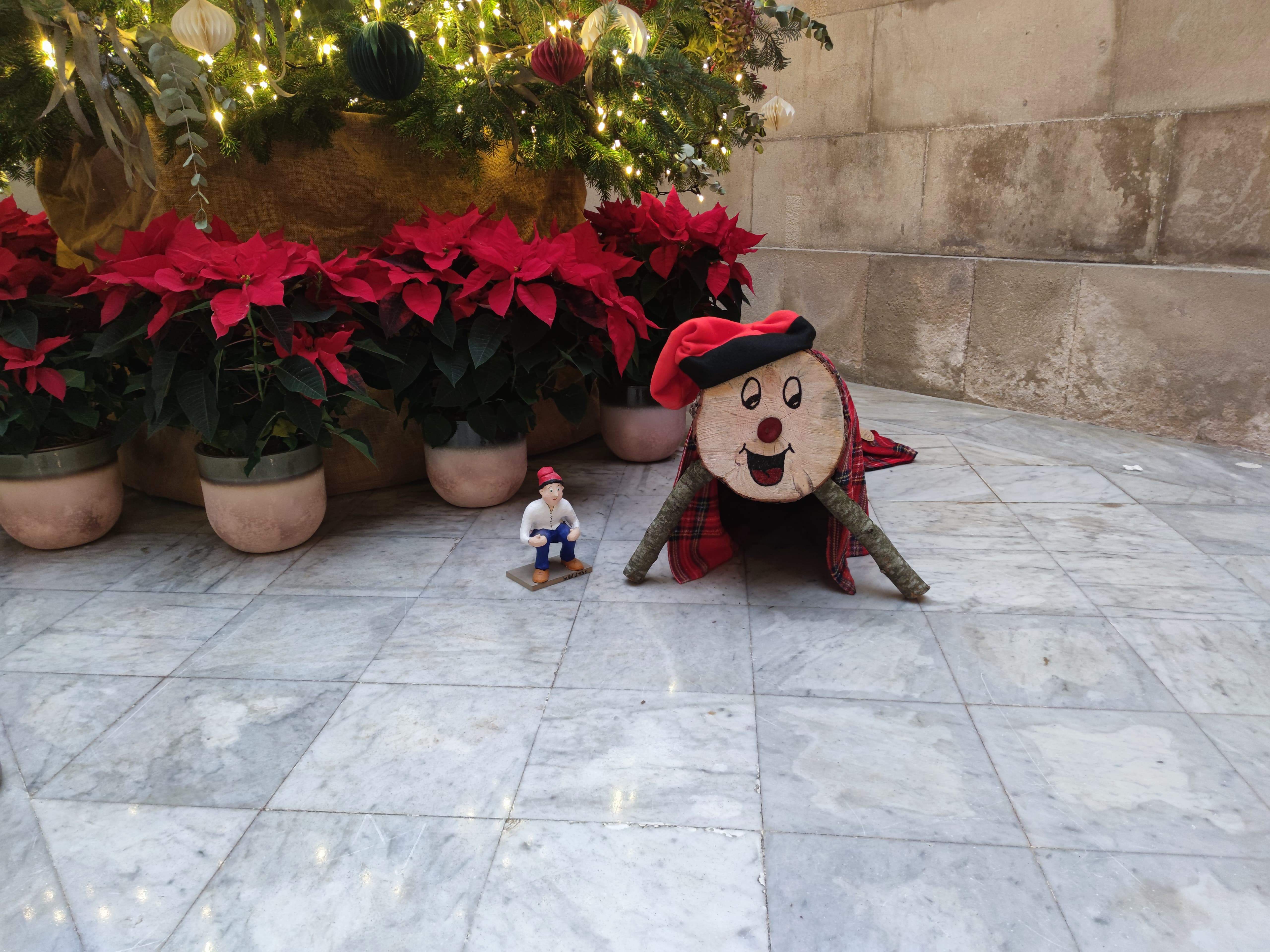 El 'tió' y el 'caganer' se estrenan en el Parlament