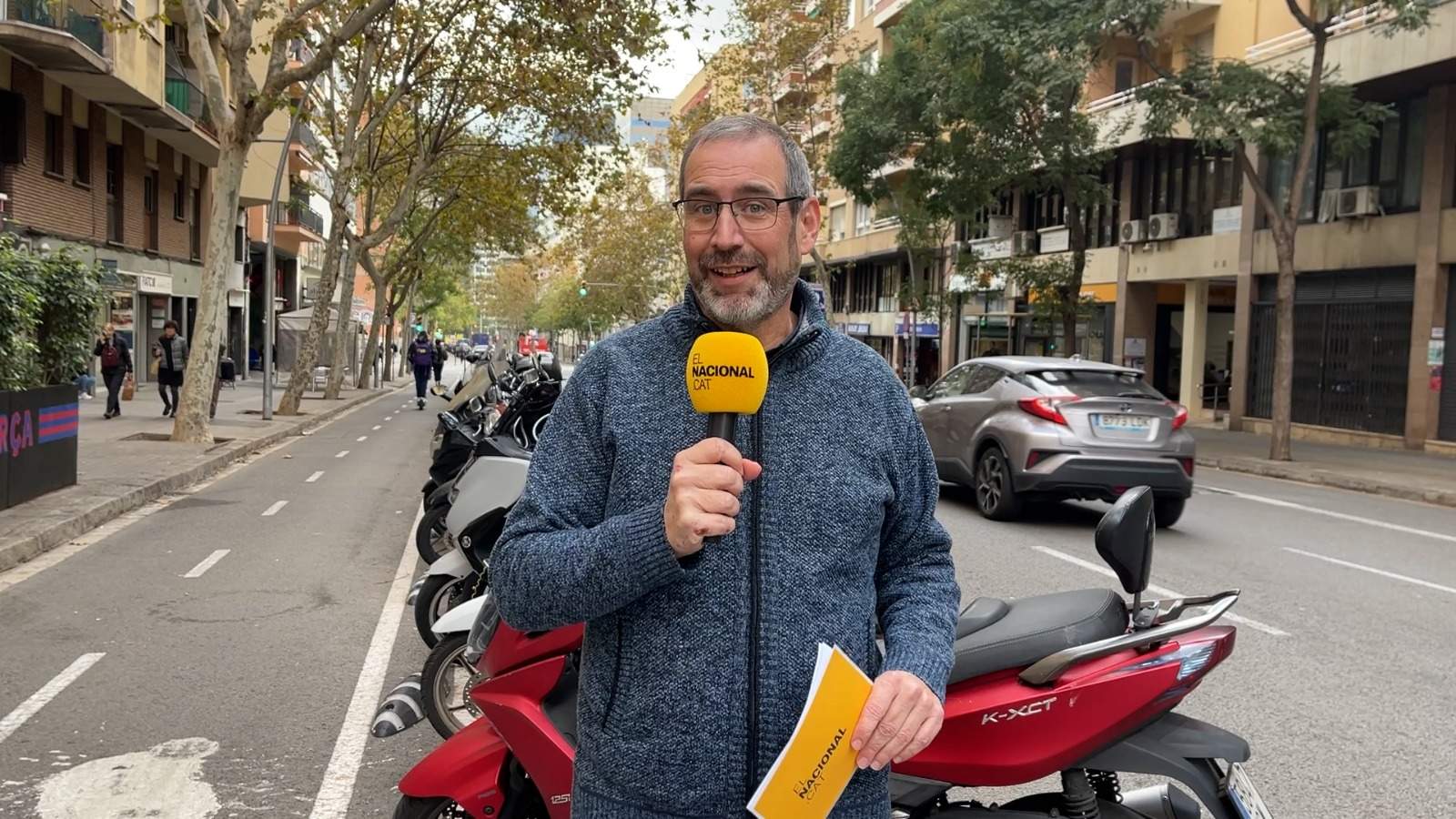 On i com es pot aparcar la moto en vorera a Barcelona?