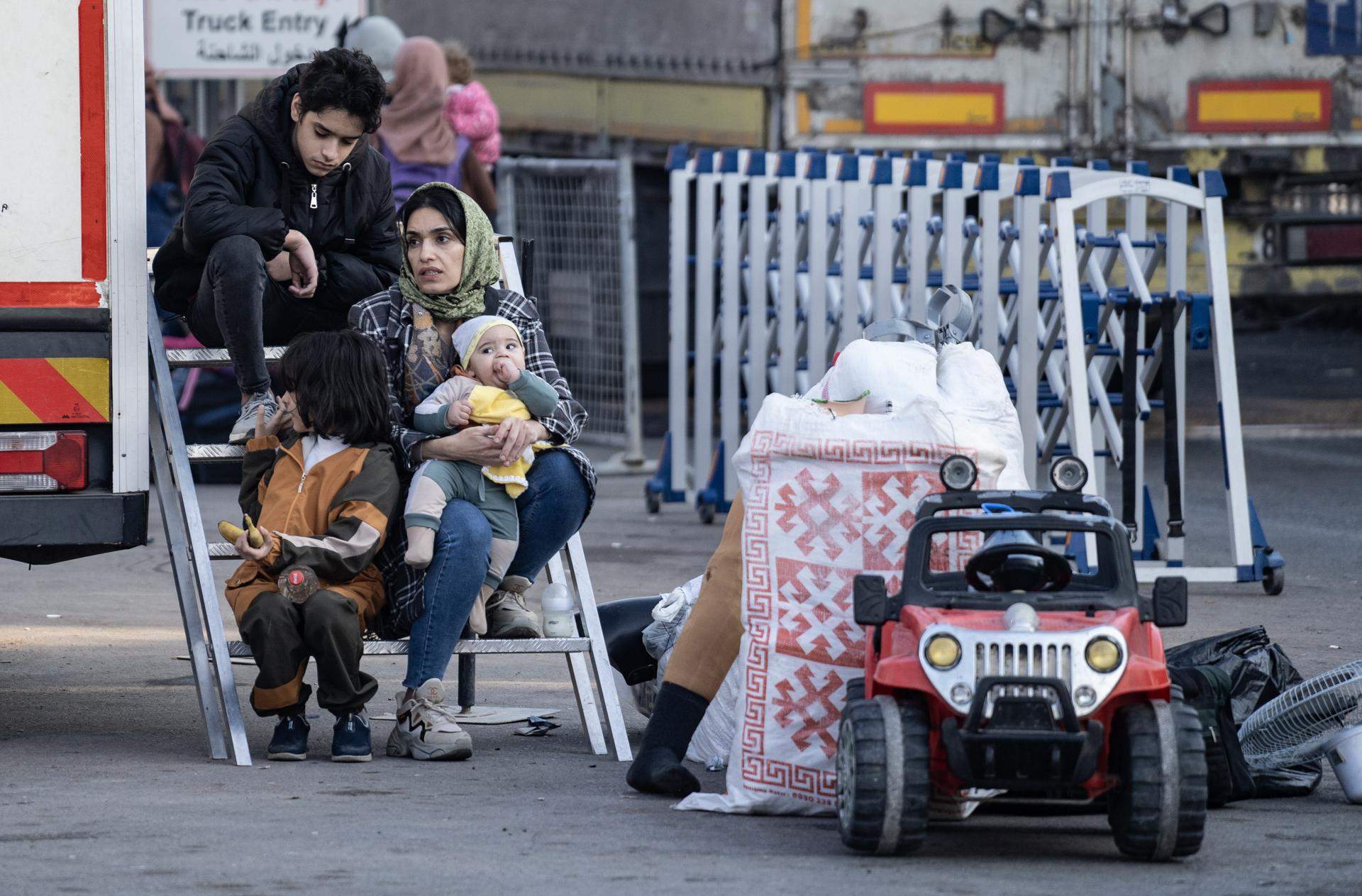 Europa suspende la tramitación de peticiones de asilo de refugiados sirios, pero España lo descarta