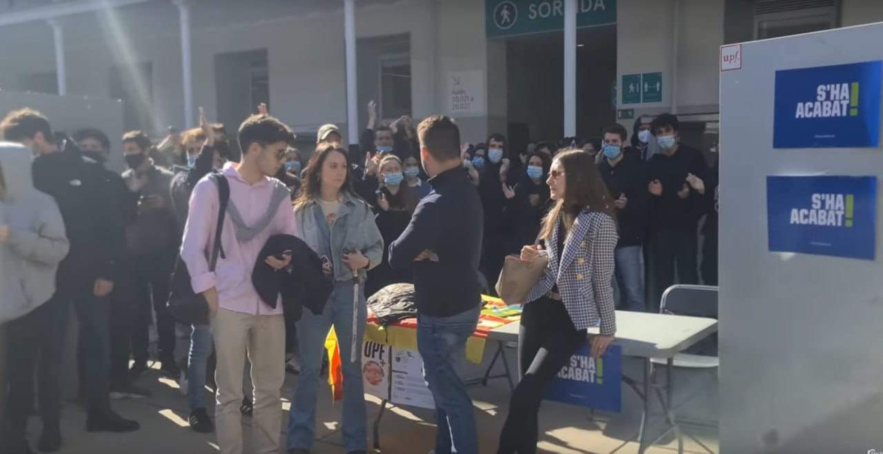 Aumentan la pena a 4 independentistas por increpar a miembros de S'ha Acabat!: de multa a 2 años de prisión