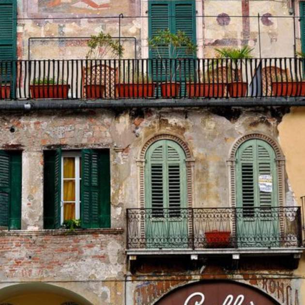 Quadrilater de l'Art. Verona. Piazza delle Erbe. Font Pinterest Quadrilater de l'Art. Verona. Piazza delle Erbe. Font Pinterest