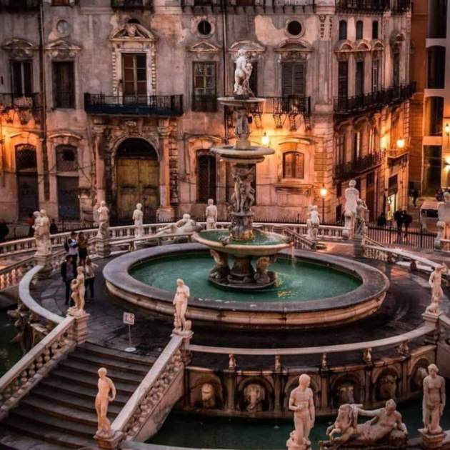Palermo. Piazza Pretoria. Font Pinterest Palermo. Piazza Pretoria. Font Pinterest
