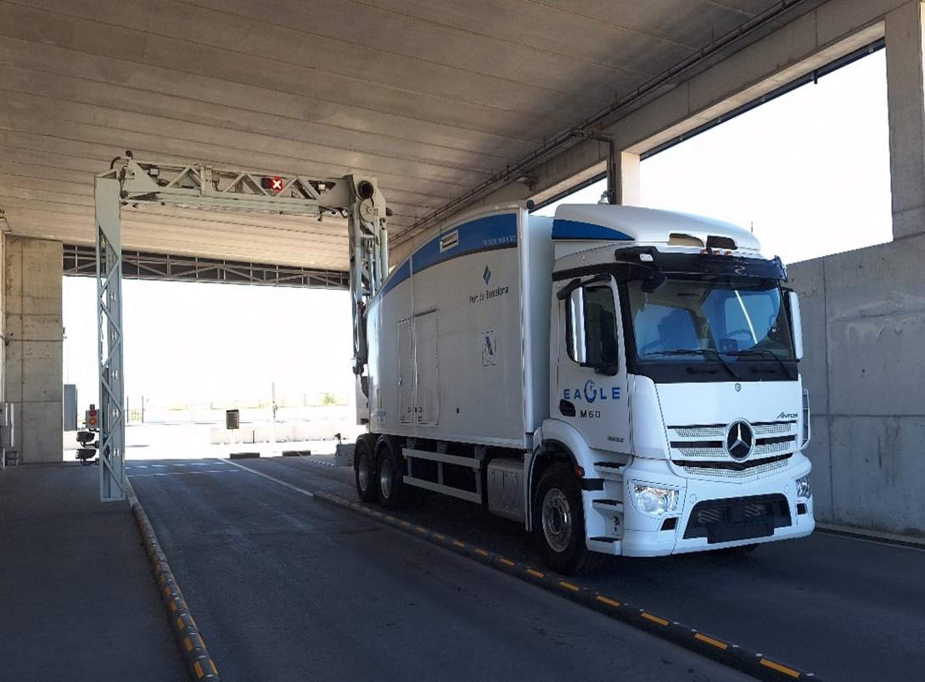 El Port de Barcelona desenvolupa una 'app' per optimitzar les inspeccions de contenidors