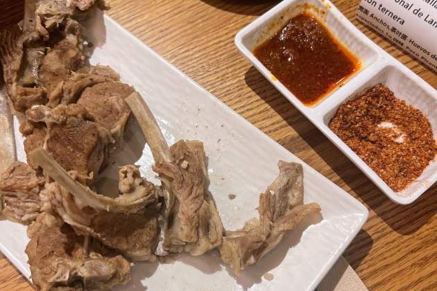 Chuletas|Costillas de cordero – Jin Lanzhou – Rosa Molinero Trias Chuletas|Costillas de cordero – Jin Lanzhou – Rosa Molinero Trias