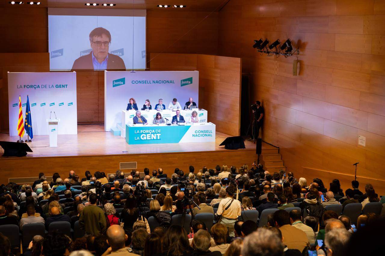 Puigdemont avisa el PSOE i Pedro Sánchez després de la reunió a Suïssa: "No podem seguir així"