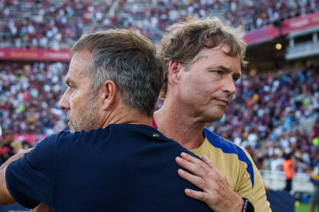 Hansi Flick i Marcus Sorg, durant un partit del Barça / Foto: FC Barcelona