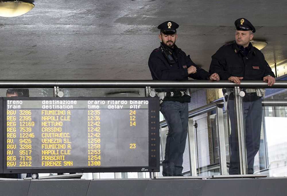 Detingut un bosnià a Itàlia que portava armes amb destí Barcelona