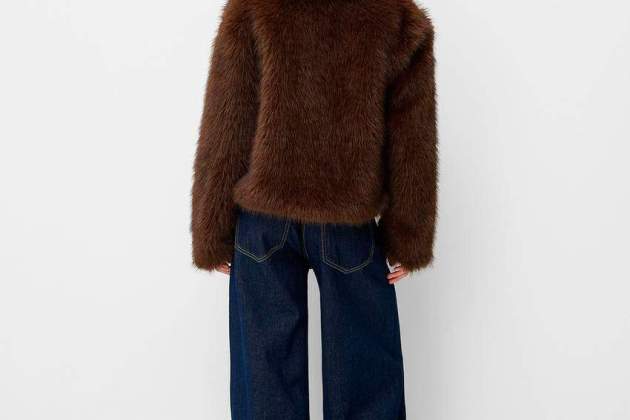 Cazadora efecto pelo solapa