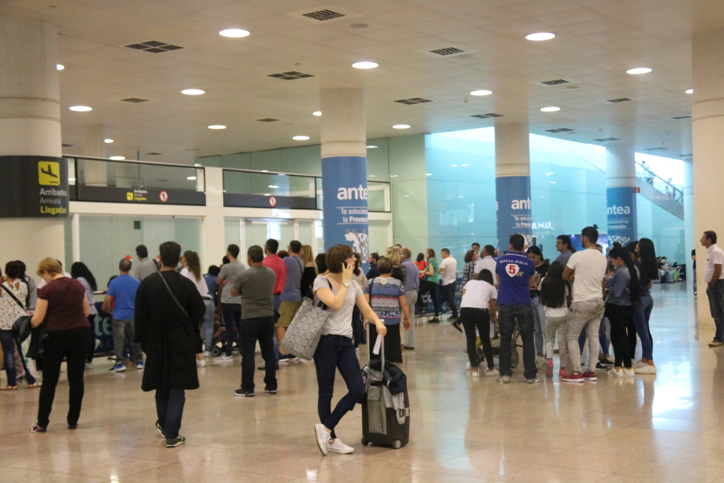 Las tormentas provocan demoras en el aeropuerto del Prat