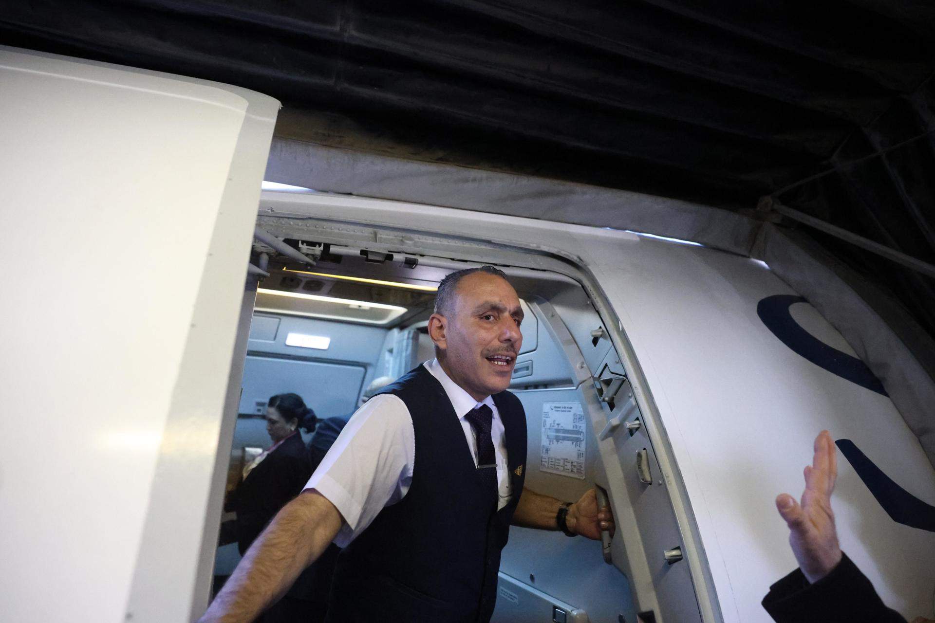 Siria vuelve a la normalidad: primer vuelo comercial desde la caída de Asad