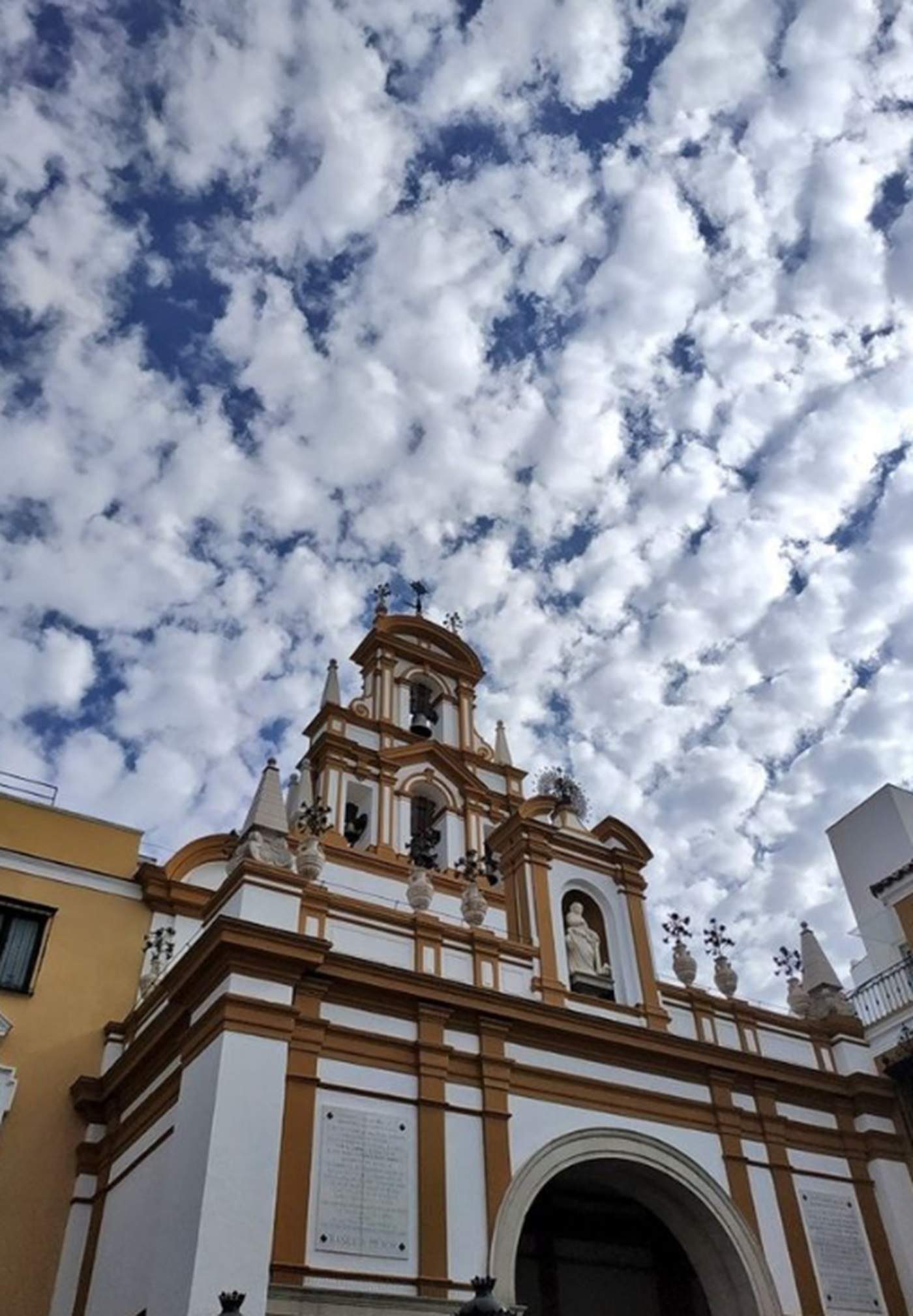 Sevilla. Basílica de la Macarena. Font Pinterest Sevilla. Basílica de la Macarena. Font Pinterest