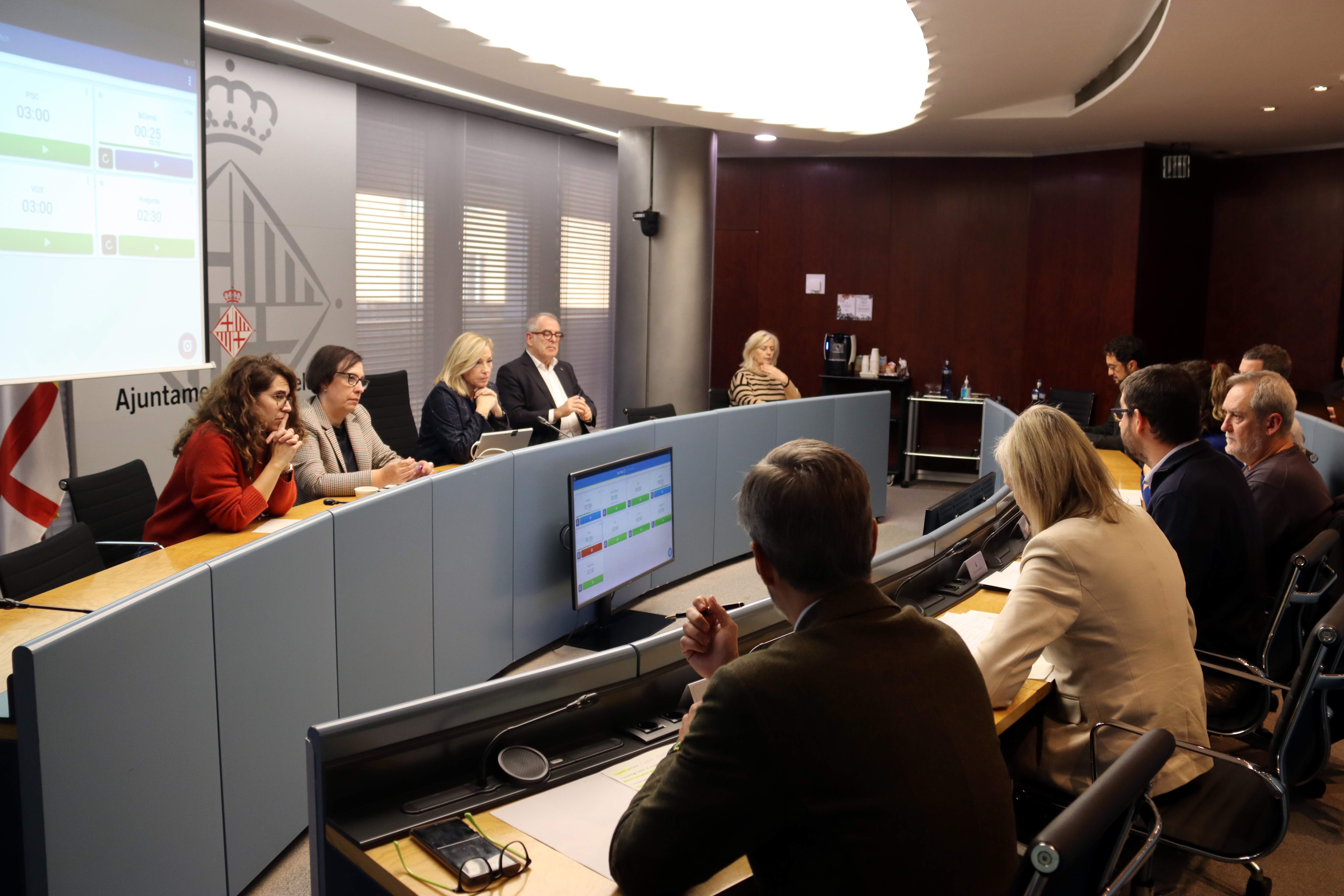 Comuns i ERC traslladen al ple de divendres la decisió final sobre les ordenances fiscals de Collboni