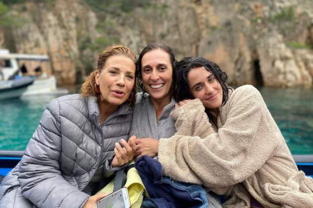 Emma Vilarassau, Clara Segura y Macarena García en Casa en llamas / Instagram Emma Vilarassau, Clara Segura y Macarena García en Casa en llamas / Instagram