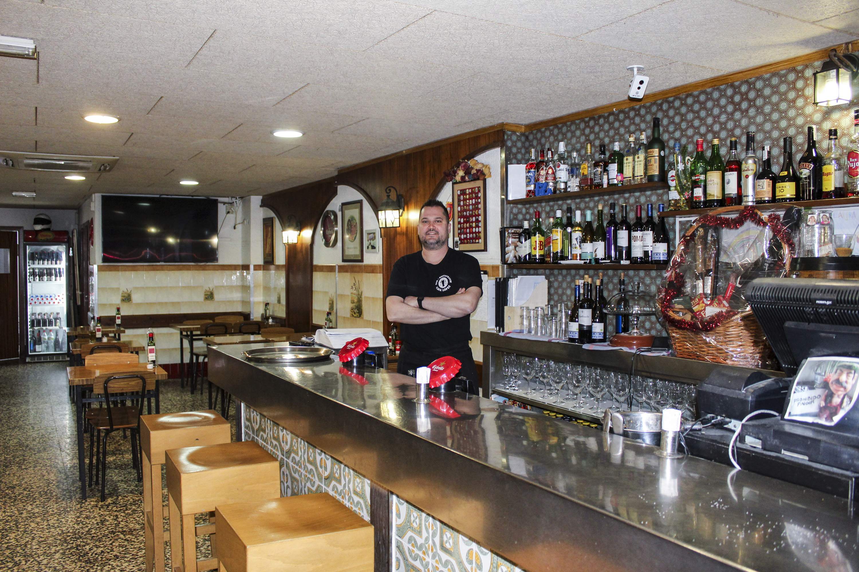 El bar de Gràcia de tota la vida que els veïns del barri adoren pel menú de migdia