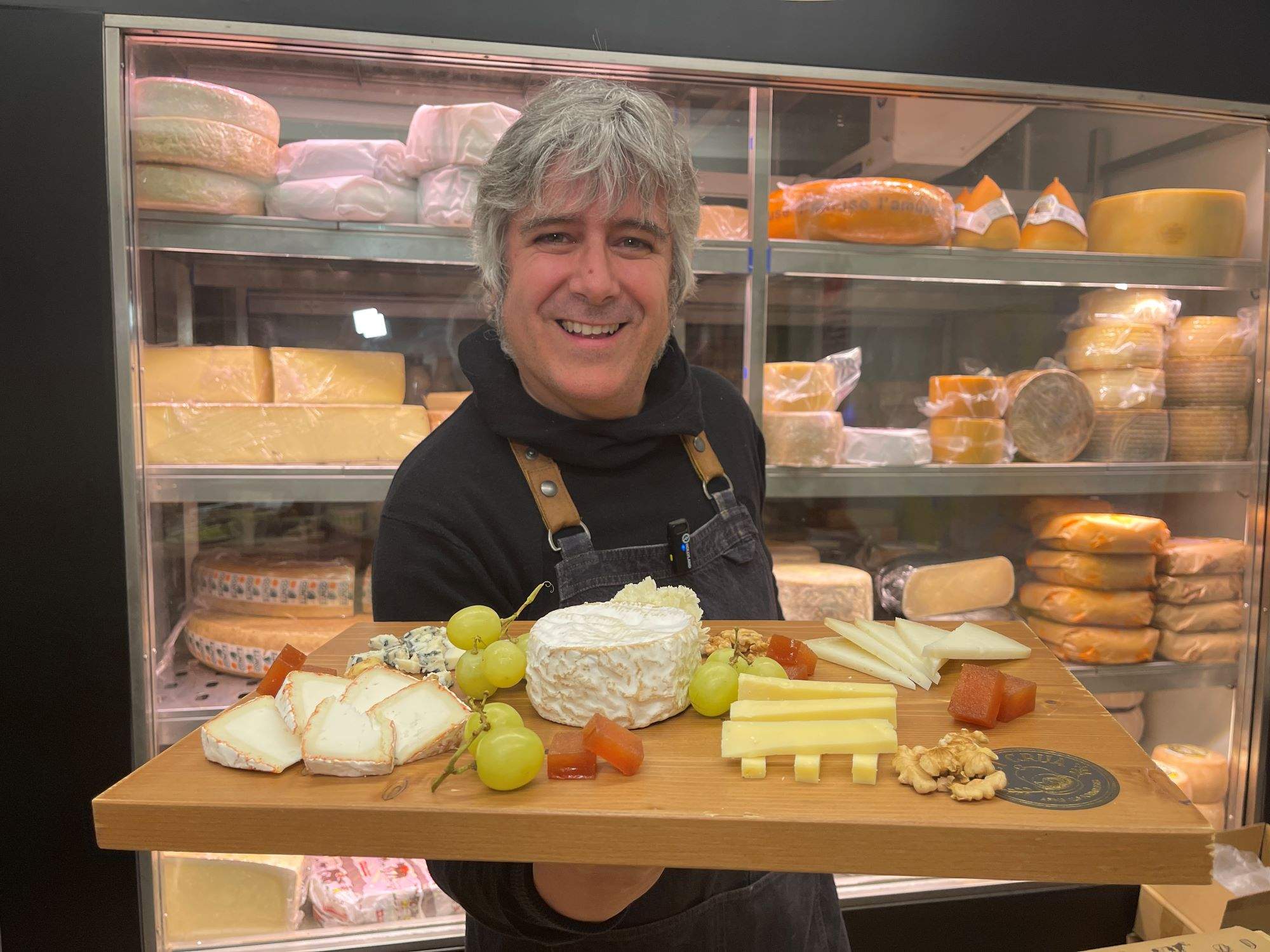 Sense idees per a l'aperitiu? Prova aquesta taula de formatges bonica i deliciosa