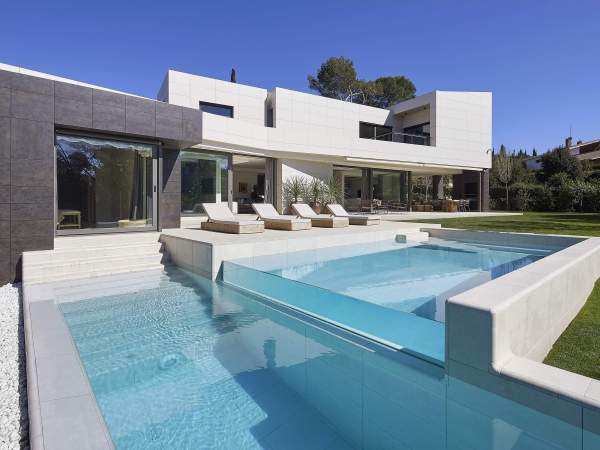 Projecte de Rosa Gres per a la piscina d'una vivenda, a Valldoreix (Barcelona) Projecte de Rosa Gres per a la piscina d'una vivenda, a Valldoreix (Barcelona)