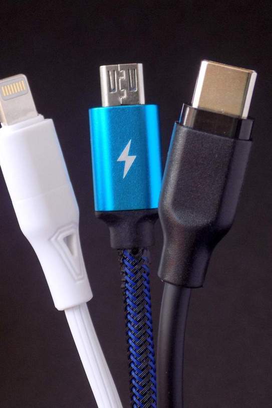 cables usb lightning usb micro 2.0 pixabay cables usb lightning usb micro 2.0 pixabay