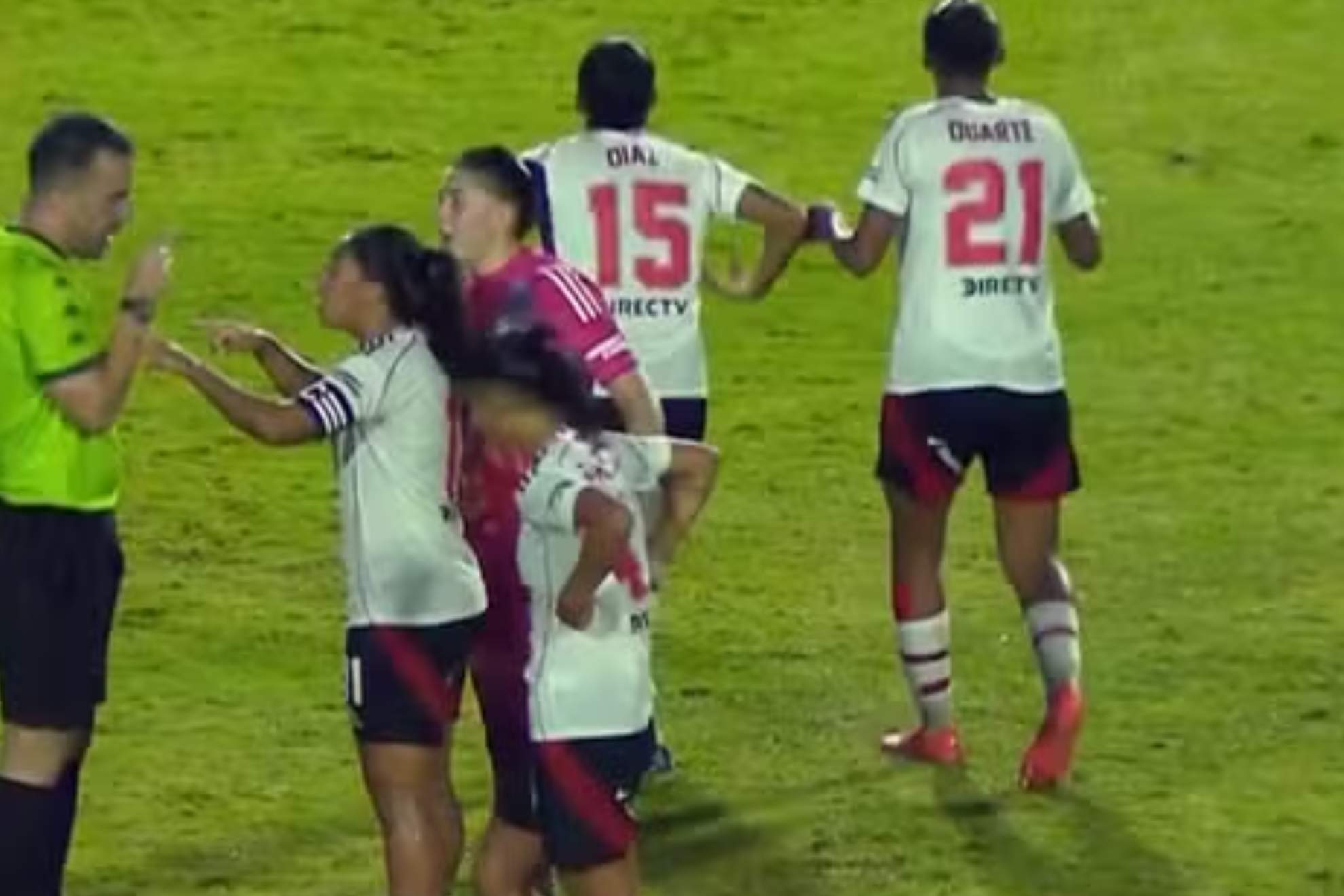Les 4 jugadores de River Plate detingudes al Brasil per injúria racial, en llibertat provisional