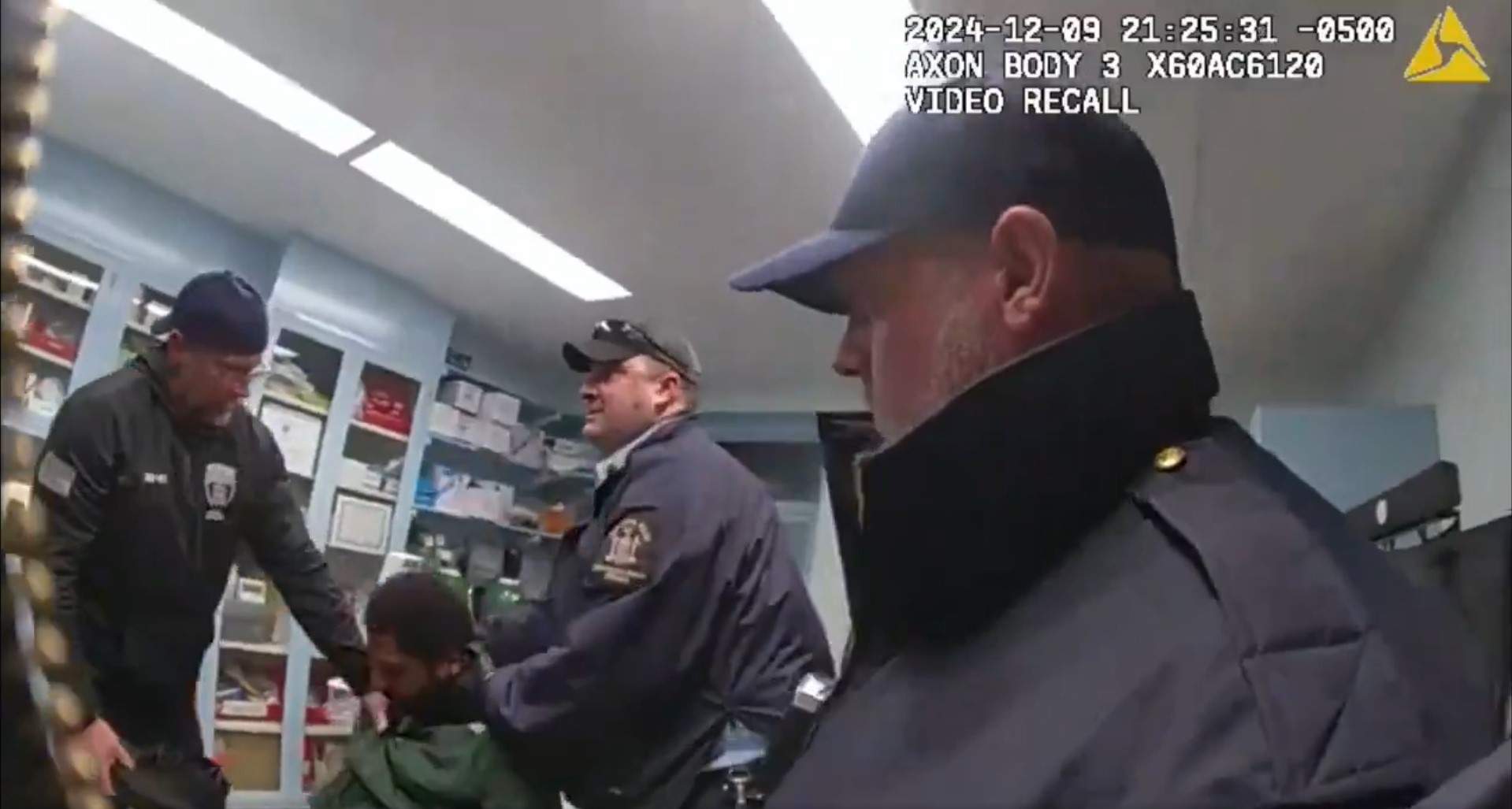 Un vídeo de guàrdies de presó colpejant fins a la mort un pres commociona els Estats Units Un vídeo de guàrdies de presó colpejant fins a la mort un pres commociona els Estats Units