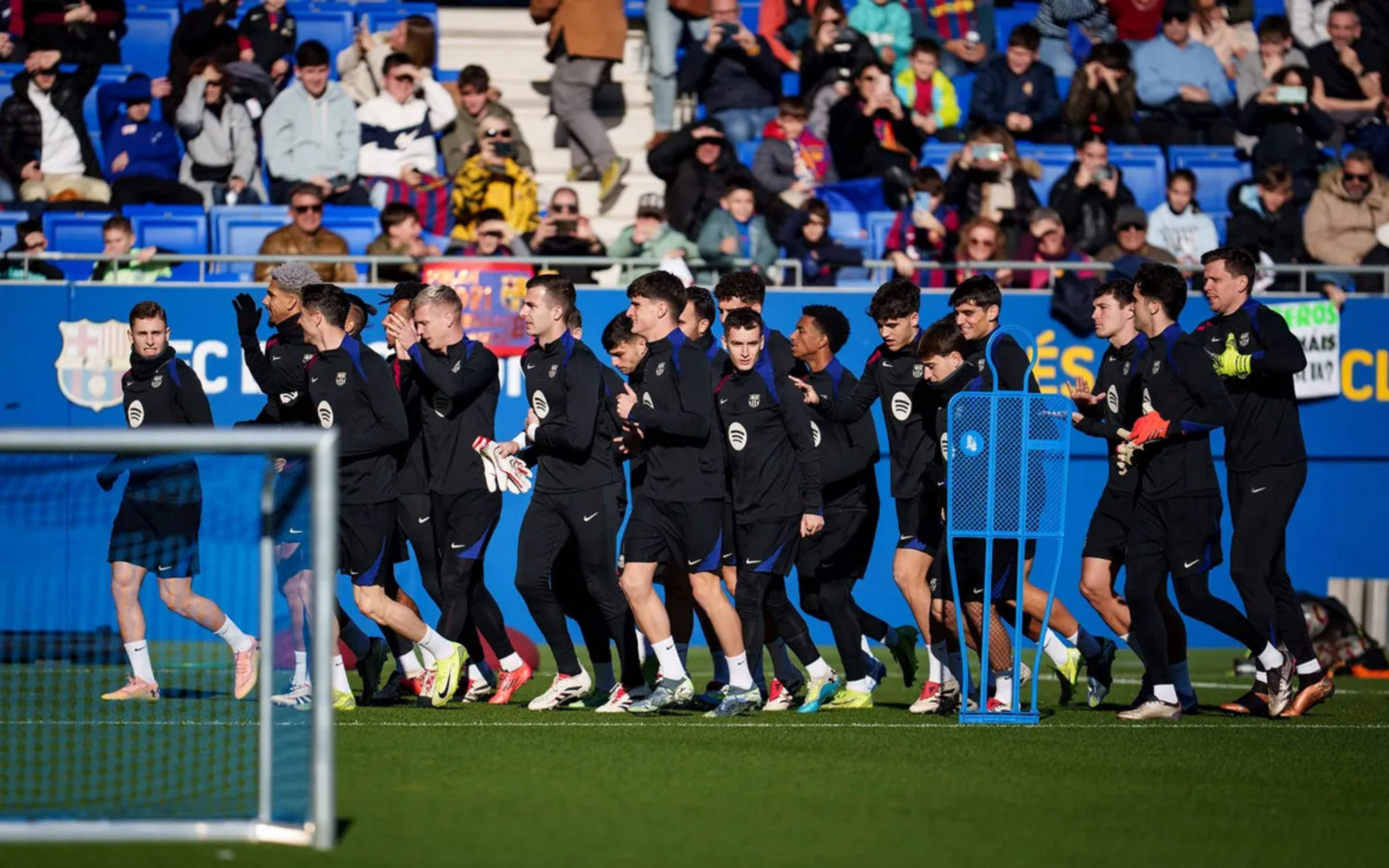 El Barça viatja a Barbastre sense Dani Olmo ni Pau Víctor ni un titular indiscutible