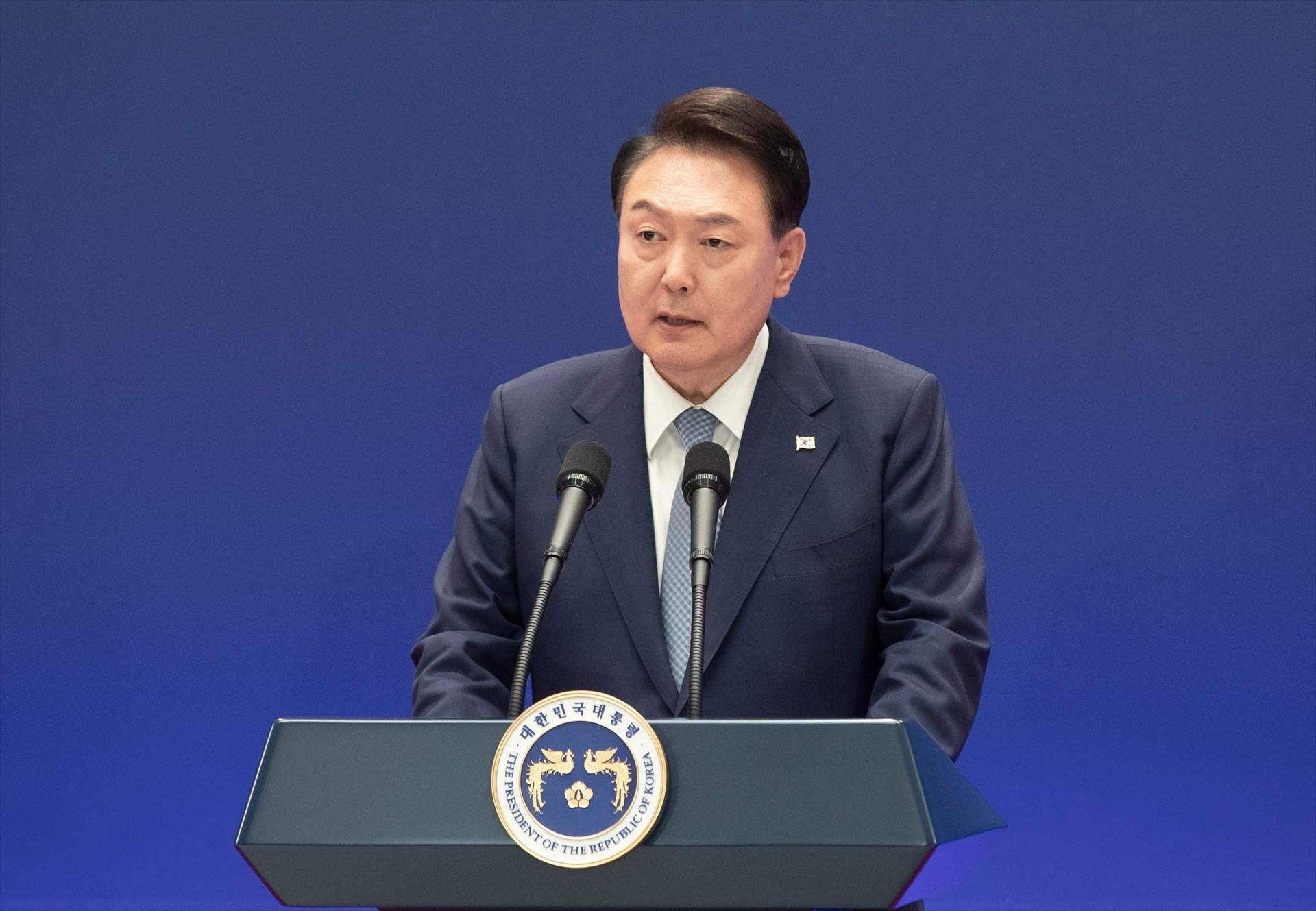 Piden una orden de arresto contra el presidente de Corea del Sur por declarar la ley marcial