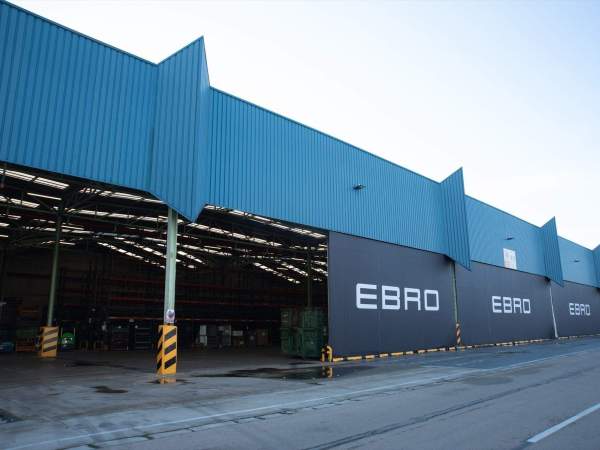 Exterior de la fábrica Ebro en Barcelona Exterior de la fábrica Ebro en Barcelona
