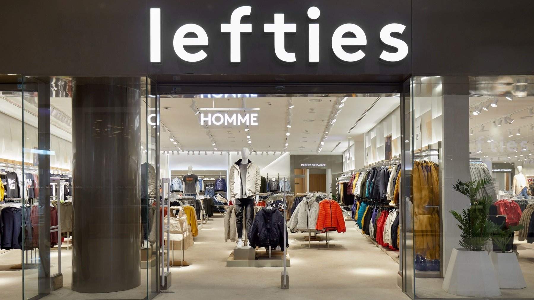 El top más versátil de Lefties: textura, estilo y precio mini para primavera