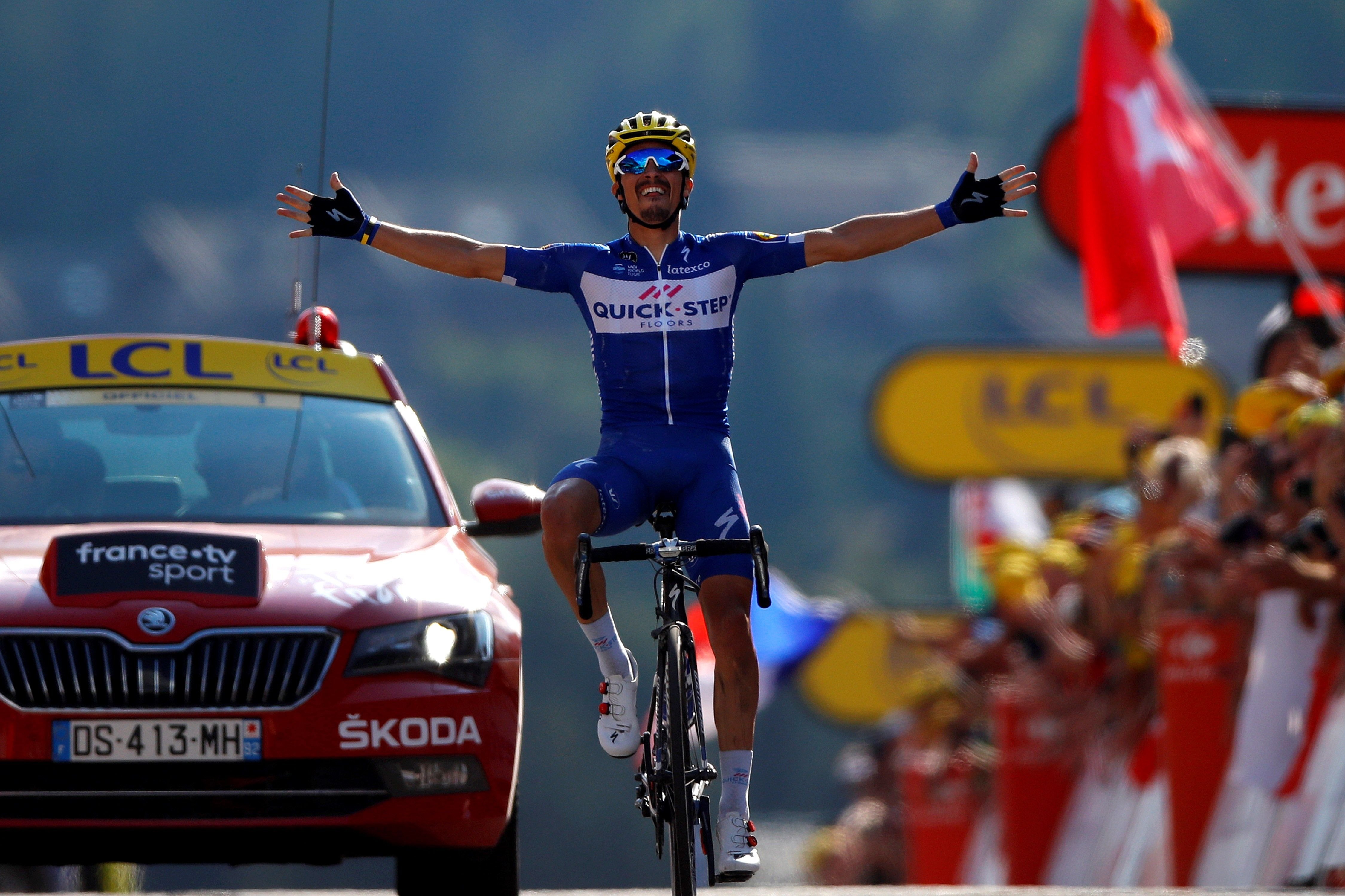 Brillante estreno de Alaphilippe con la llegada a los Alpes