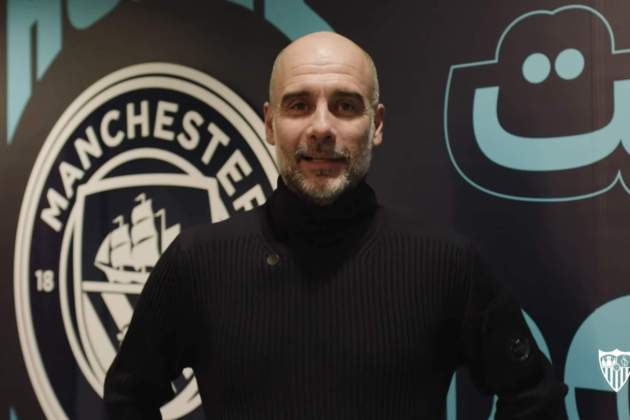 Homenatge Jesús Navas, Guardiola / Foto: Sevilla FC (Youtube) Homenatge Jesús Navas, Guardiola / Foto: Sevilla FC (Youtube)
