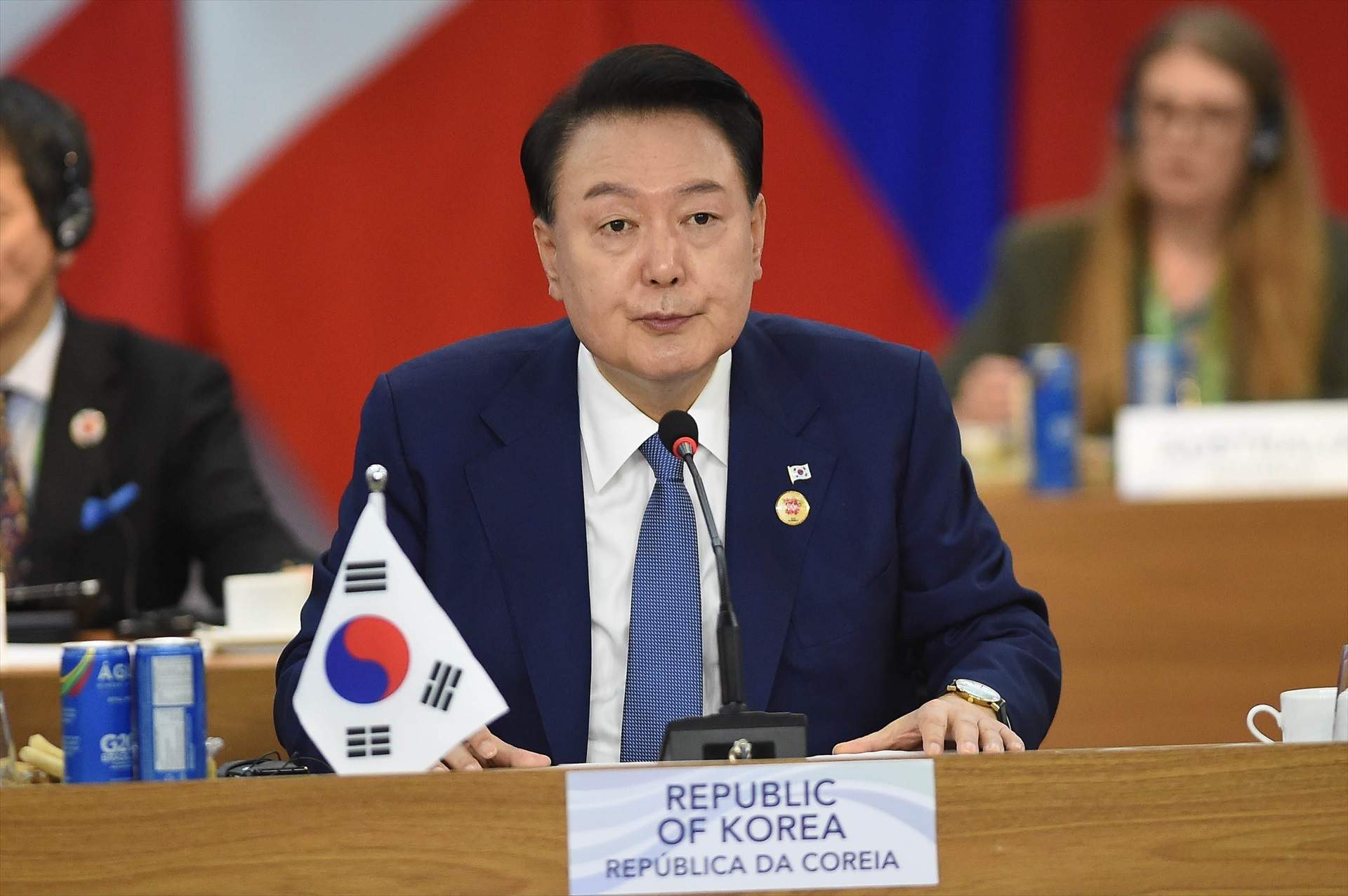 Un tribunal de Seül emet una ordre de detenció contra el president de Corea del Sud per la llei marcial