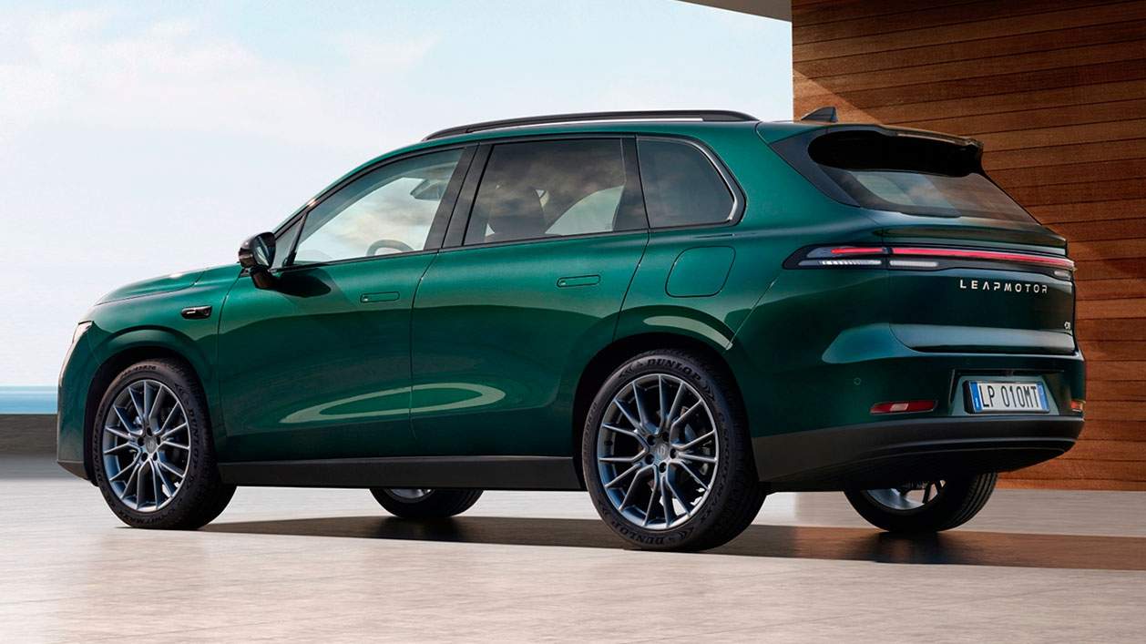 145 kilómetros sin gastar combustible y con un aire al Porsche Cayenne