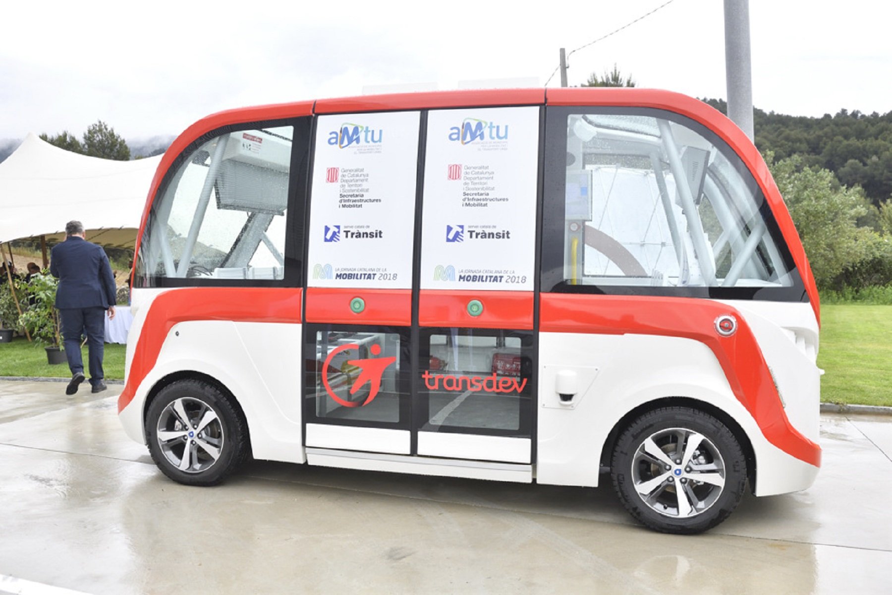 Llega a Catalunya el primer bus sin conductor