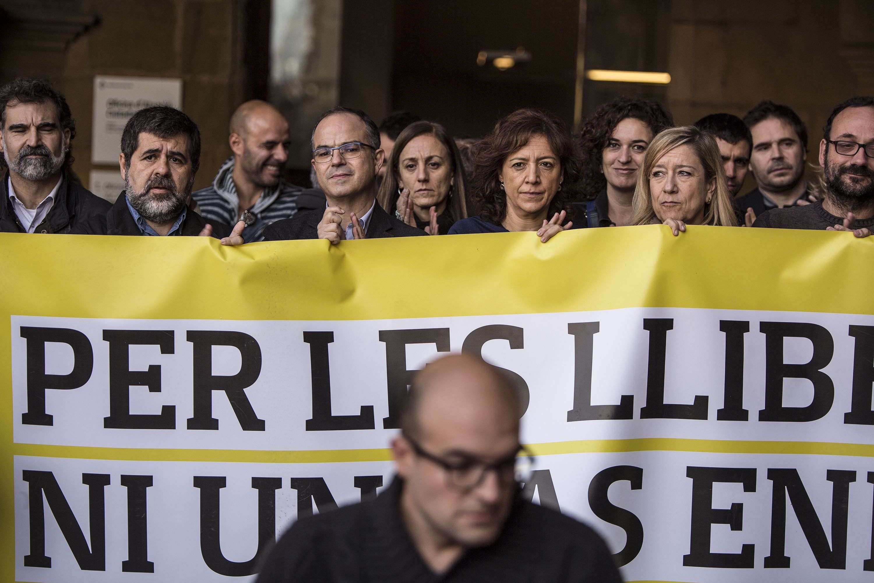 JxSí, comunes y CUP apoyan la desobediencia de Coma