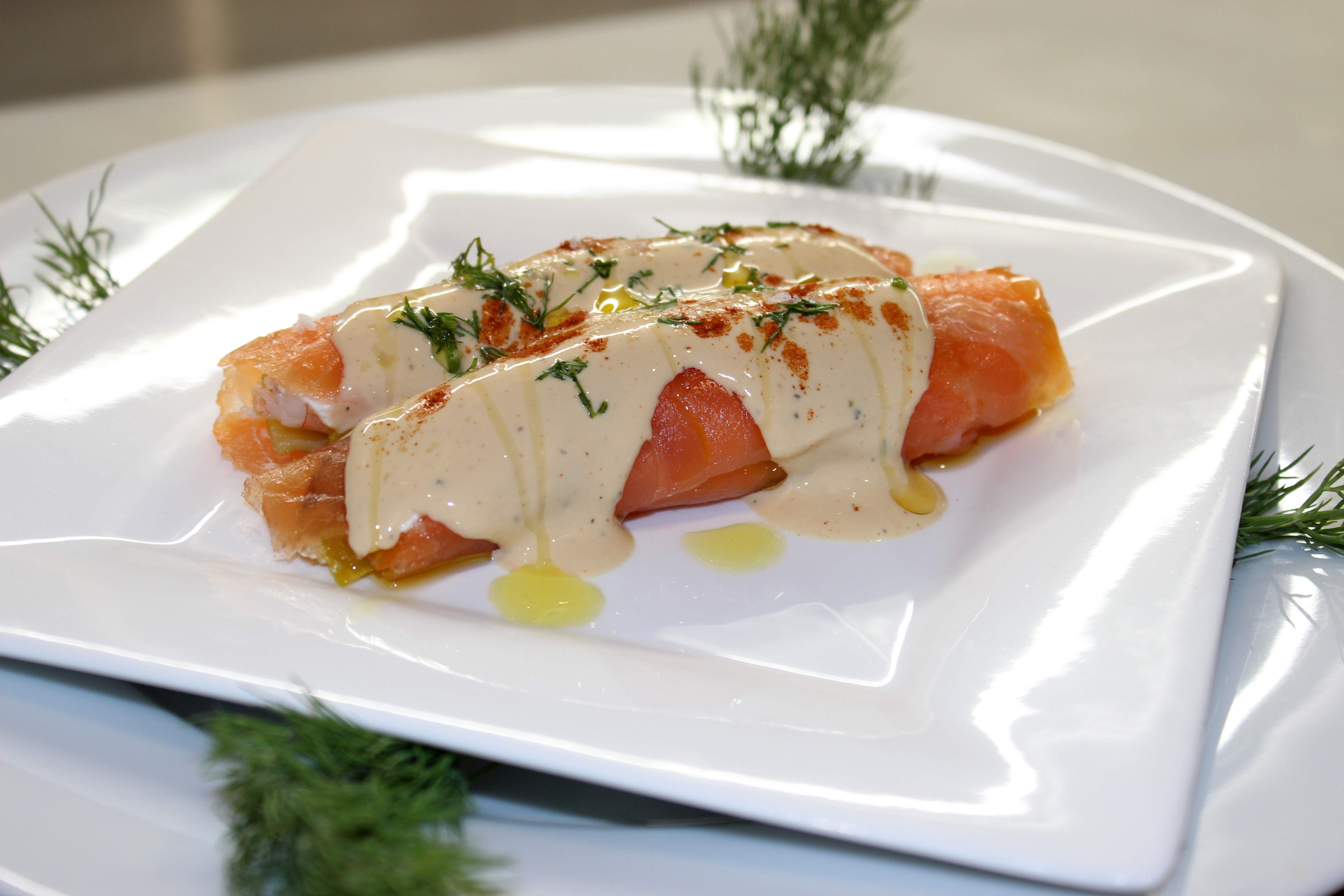 Canelons Freds De Salm Fumat Amb Gamba Salada Formatge I Anxoves Canelons Freds De Salm Fumat Amb Gamba Salada Formatge I Anxoves