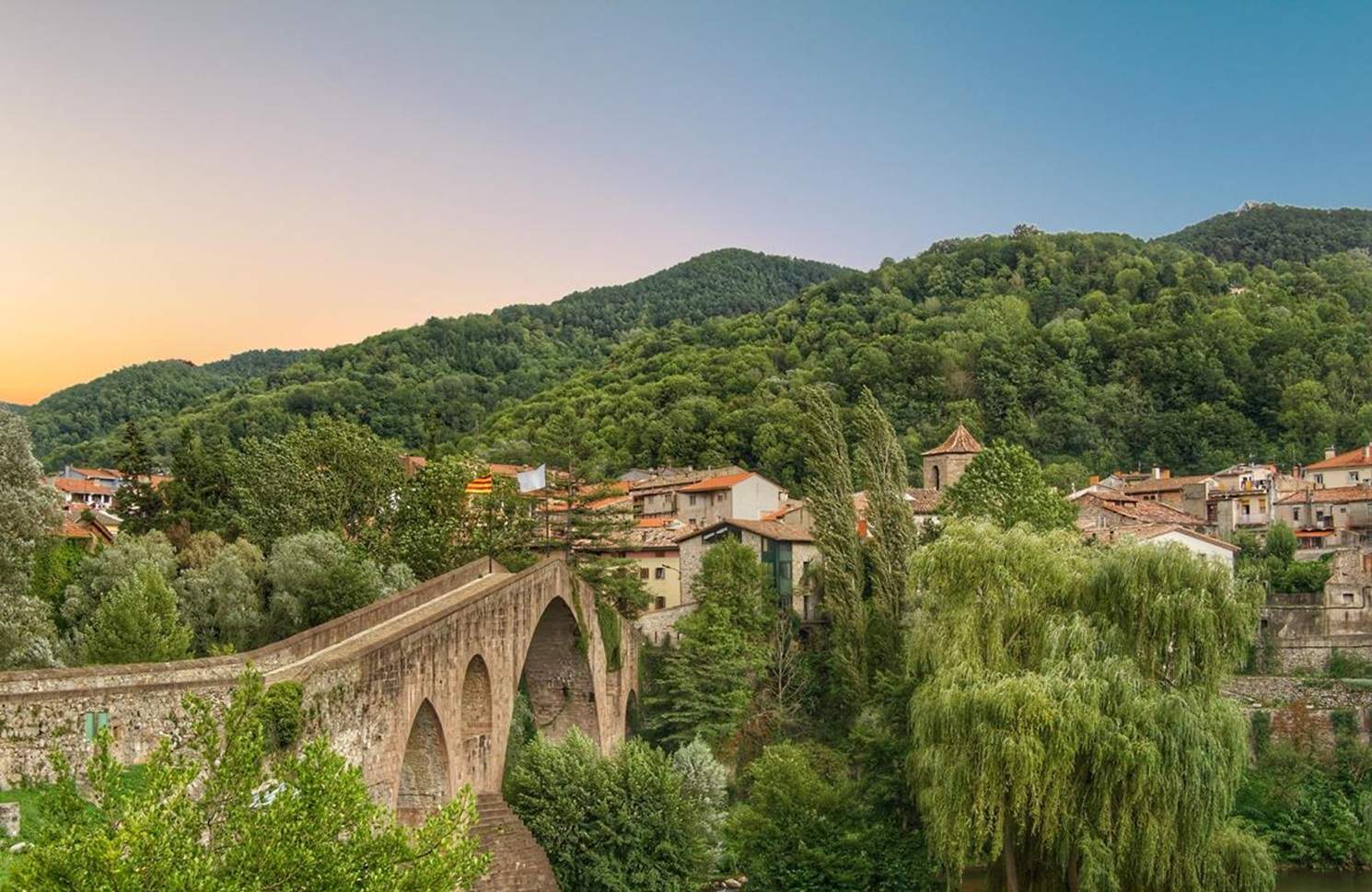 El restaurant de carretera del Ripollès on tastar bons plats tradicionals de l'àvia