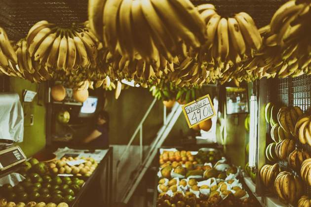 El plátano es rico en carbohidratos simples / Foto: Unsplash El plátano es rico en carbohidratos simples / Foto: Unsplash