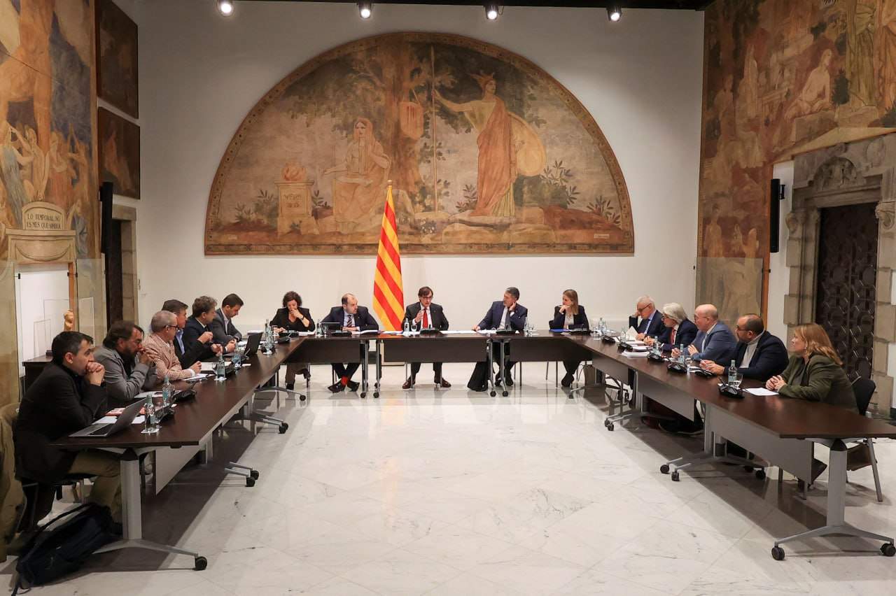 Govern, sindicatos y patronales cierran filas para que Illa reclame a Sánchez la condonación del 20% del FLA