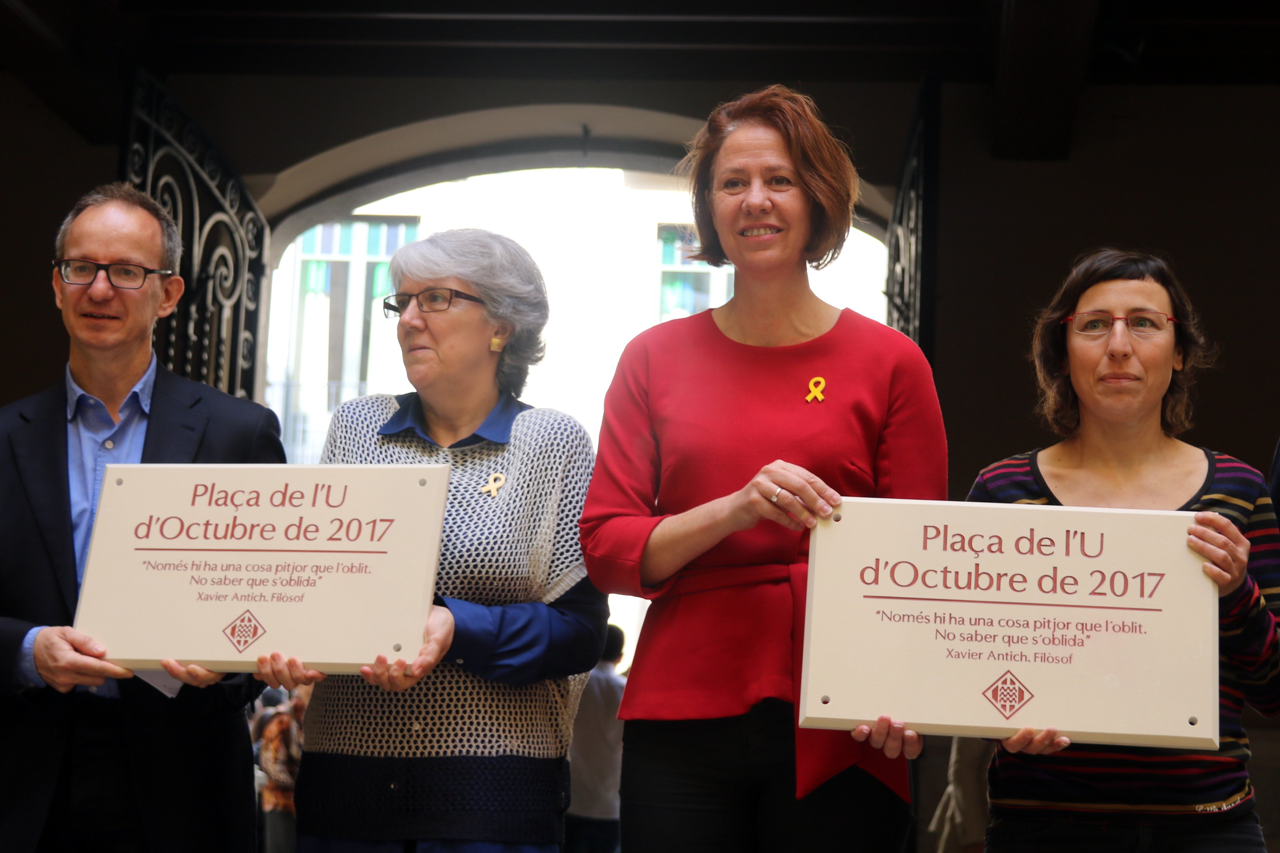 VOX se querella contra la alcaldesa de Girona por la plaza 1 d'octubre
