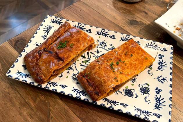Empanada de vedella i ceba restaurant Louro Foto Emma Porta Empanada de vedella i ceba restaurant Louro Foto Emma Porta