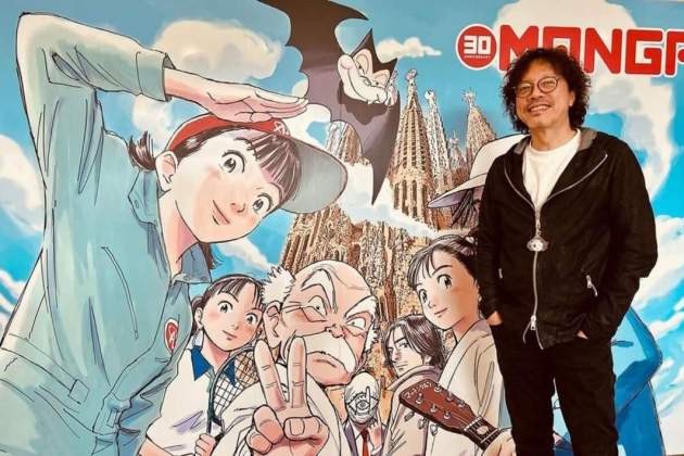 Naoki Urasawa delante del cartel del 30e Manga Barcelona Naoki Urasawa delante del cartel del 30e Manga Barcelona